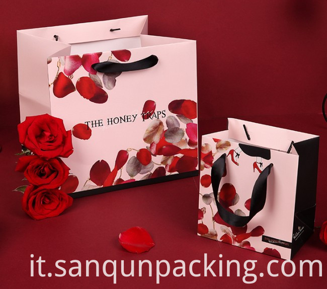 Sacco di carta in diverse dimensioni Paper Bag In Different Size